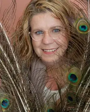 Een persoonlijke foto van Lidi Ruttenberg, eigenaar van Goed Ondersteuning, die als Technisch VA gespecialiseerd is in emailmarketing en klantflows